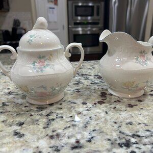 Royal Doulton Valencia The Moselle Collection Creamer and Lidded Sugar Bowl Set